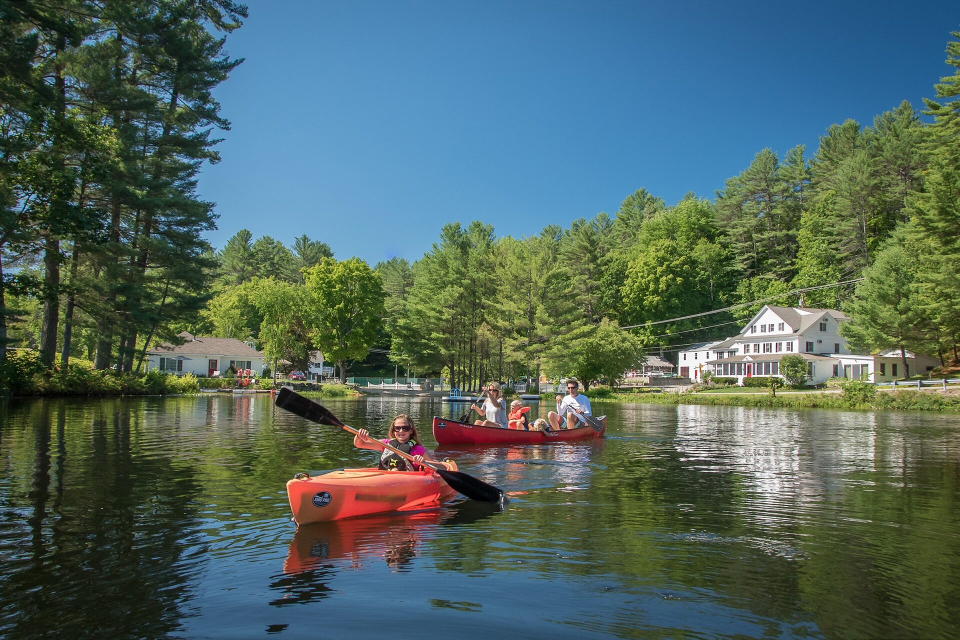 family-paddling-on-purity-lake-at-purity-spring-resort_41138889565_o