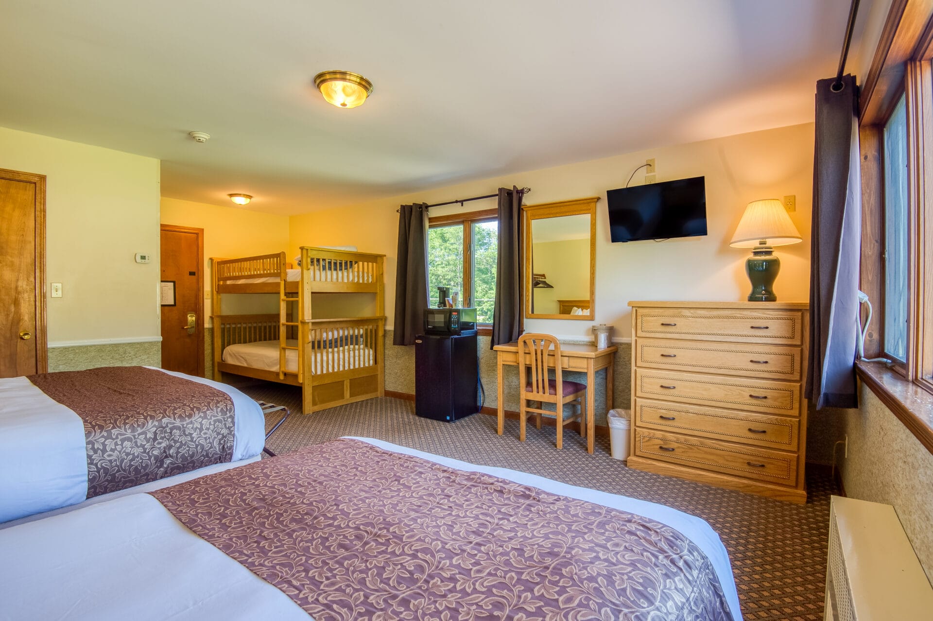 Ski-In/Ski-Out Family Room at King Pine