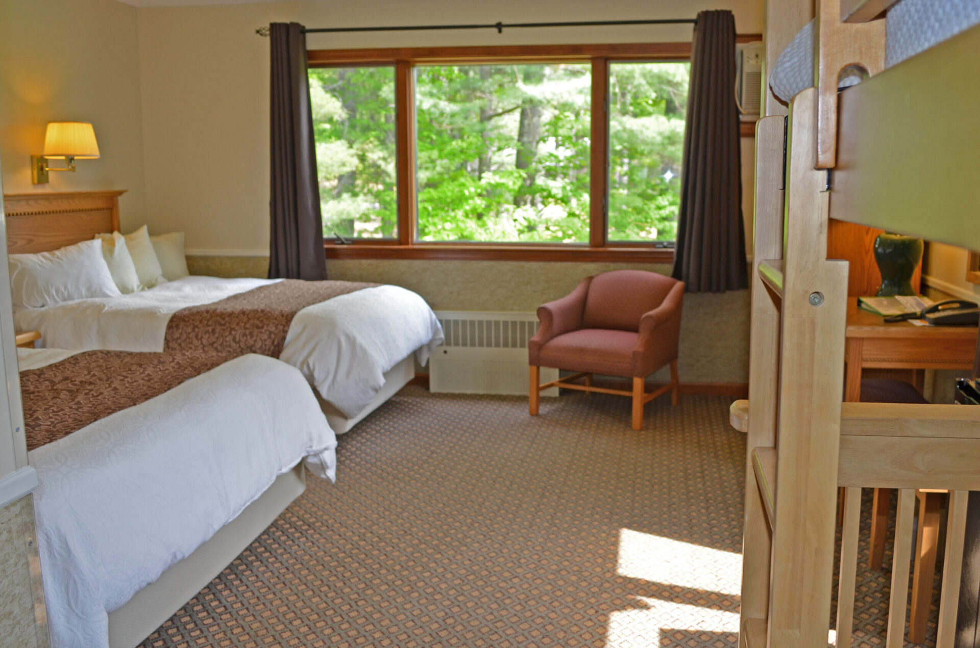 Ski-In/Ski-Out Family Room With Garden View at King Pine